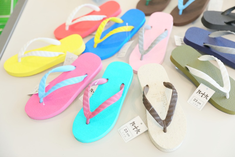 「九十九サンダル」各〓〓〓円（〓センチ～〓センチ）