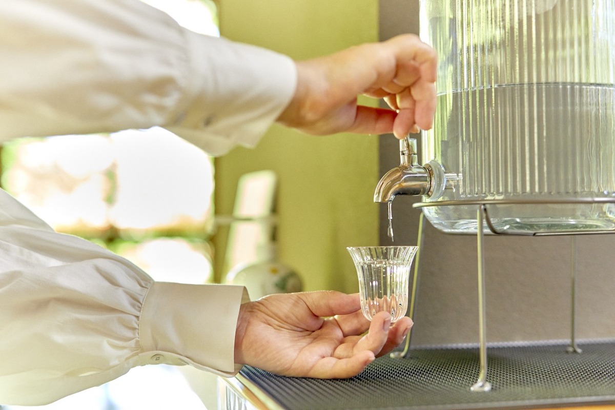 境内の霊泉「五智水」