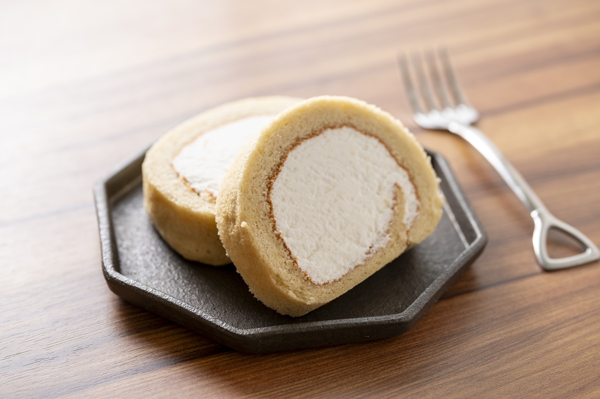 「道の駅 八千穂高原」りんごロールケーキ1個550円