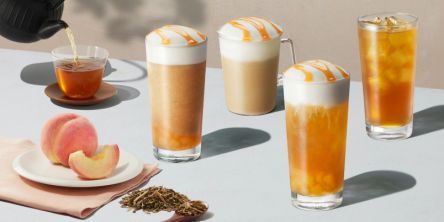 【スタバ新作2025年9月】白桃×ほうじ茶のフラペチーノ♪ 「白桃とほうじ茶のムース ティー フラペチーノ®」が、9月3日（水）から発売