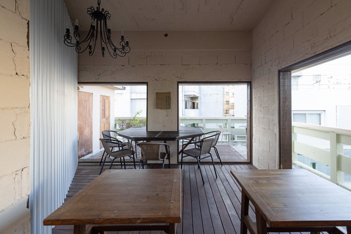 窓がなく、犬と一緒に過ごせる3階席