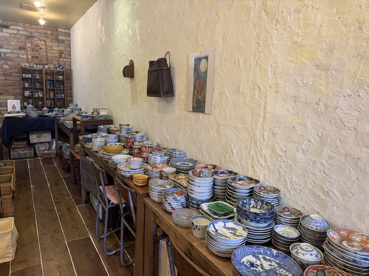 「元町imari」2階の骨董ギャラリー