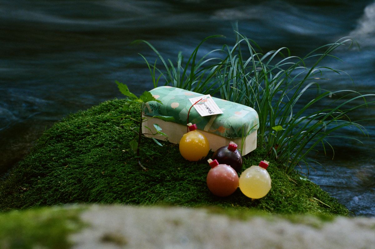 こんにゃく工房迦しょうの「てんぐの玉手箱」1430円など、限定品も購入できる