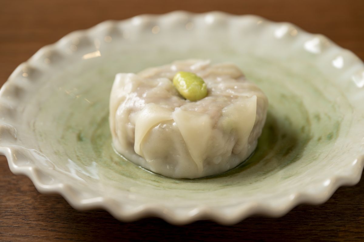 「道の駅 にしじま和紙の里かみすきパーク」じゃんぼシューマイ単品300円。定食もある