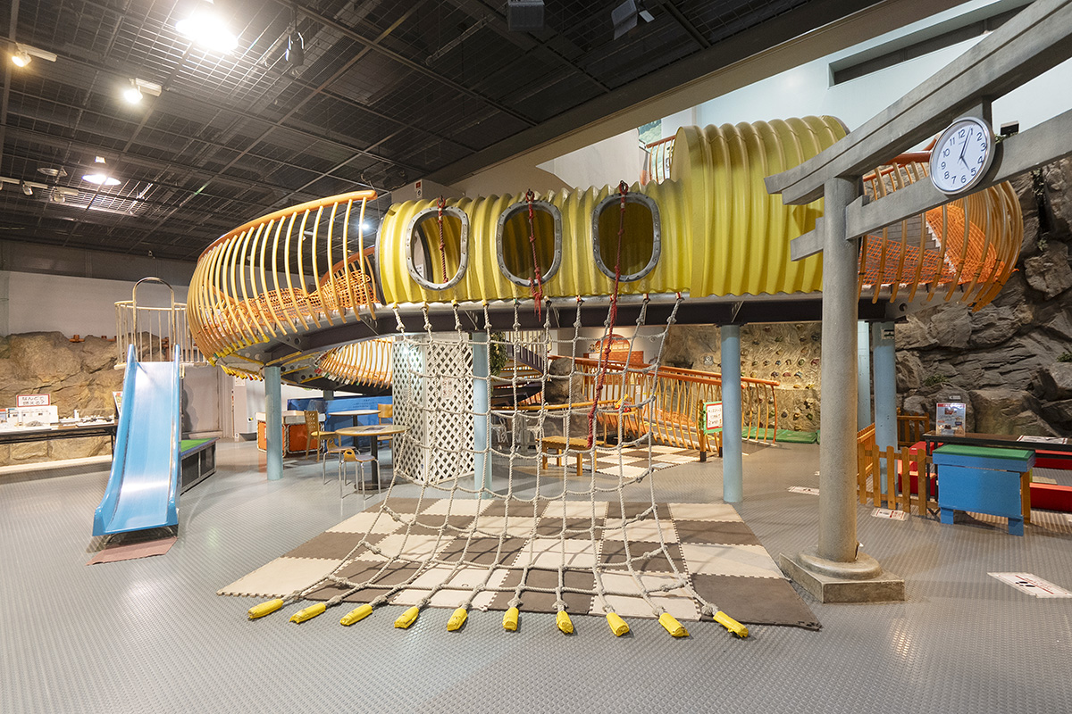 子どもたちに大人気！体験館どんぶらのアスレチック