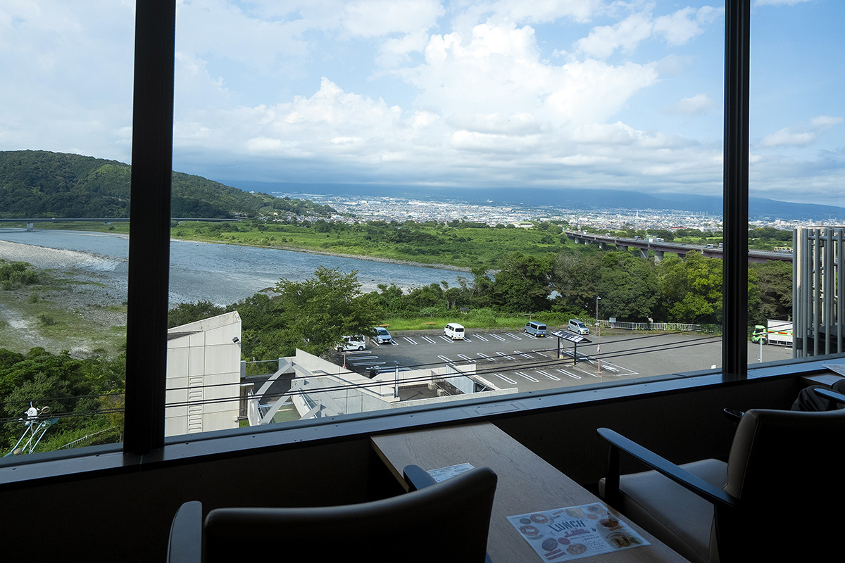 景色を満喫できる展望ラウンジ