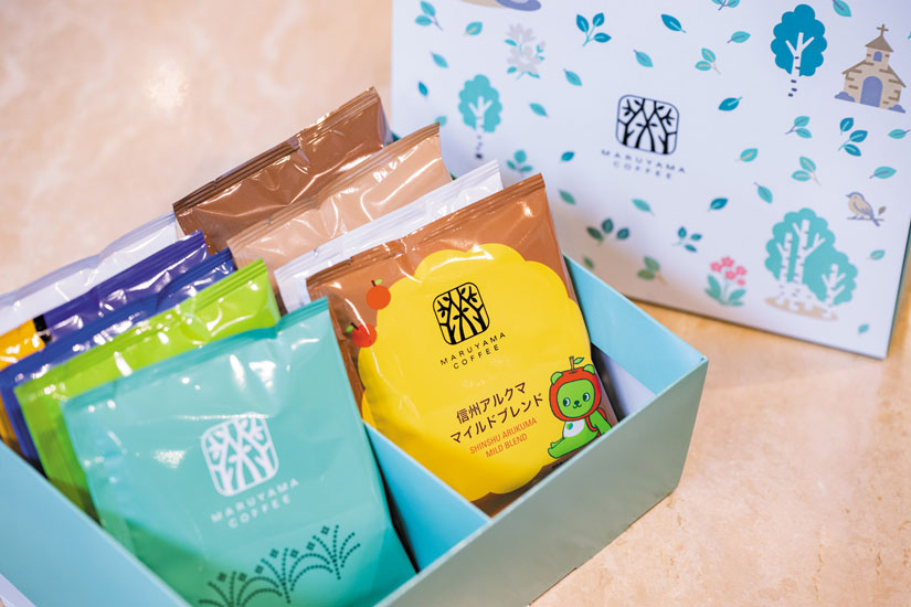 軽井沢エリア限定のギフトボックス。ドリップバッグは、数ある種類から自分でセレクトできるので、いろいろなコーヒーを楽しめる