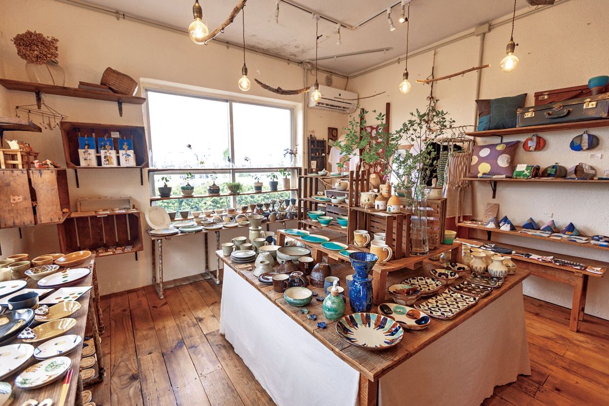 やちむんと暮らしの道具 mano