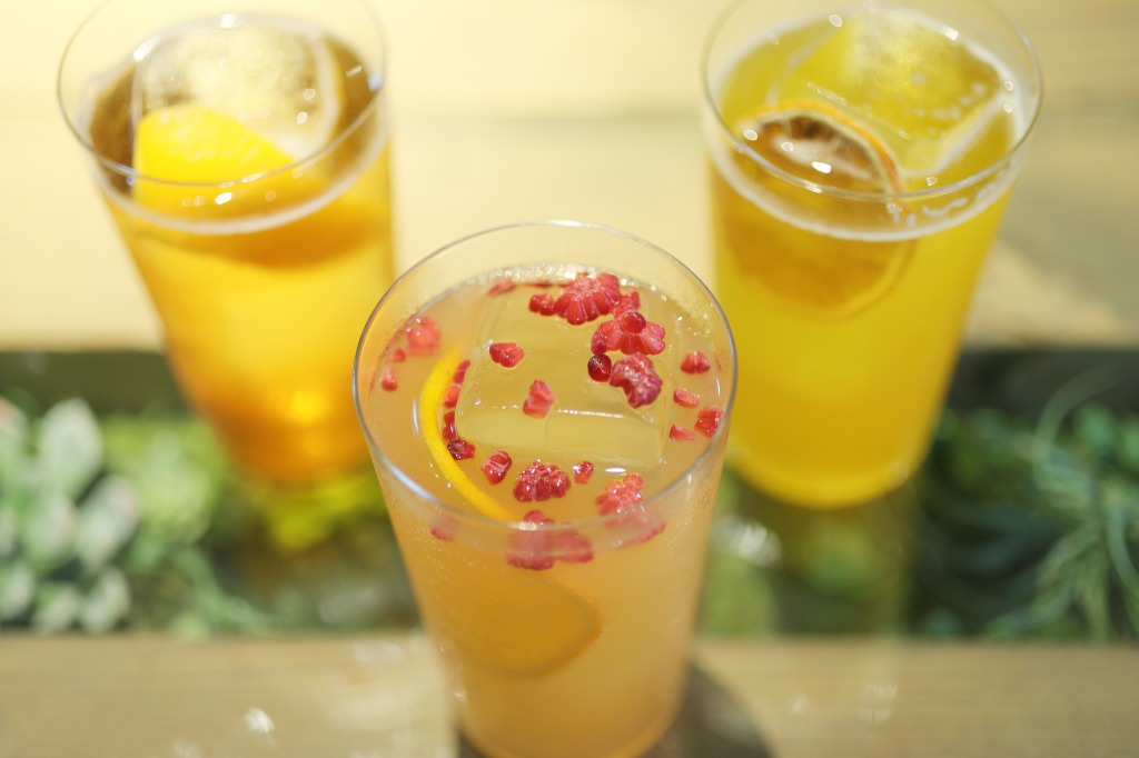 （左から）「ブレイズ（カクテル）」、「アグリューム（カクテル」、「ジャスミンモーニ（カクテル）」ペアリングカクテル各1200円