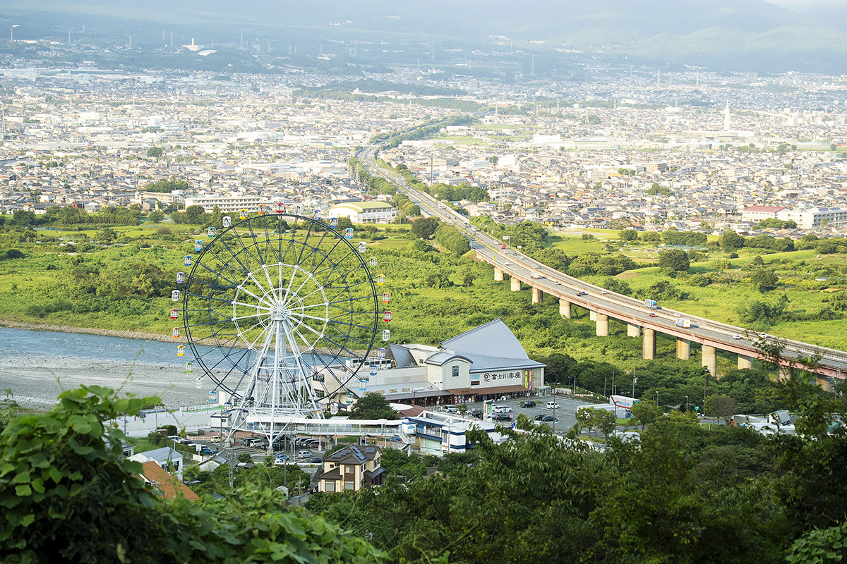 高速道路からも一般道路からもアクセスしやすい