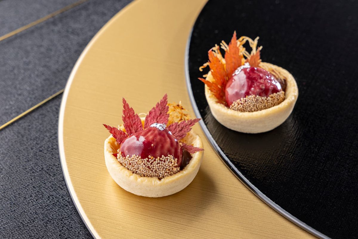 フォアグラフォンダンとメープルリーフ　モレソース