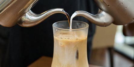 【大阪・梅田】西日本初上陸！「喫茶トリコロール」の名物・アイスカフェオレや正統派ホットケーキを召し上がれ♪