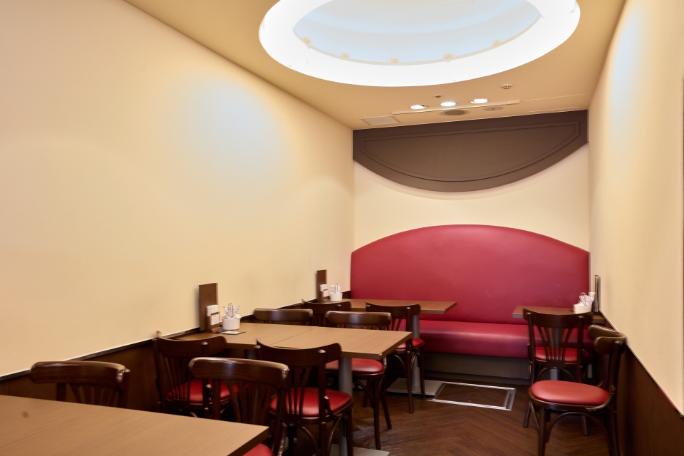 喫茶トリコロール 阪急三番街店