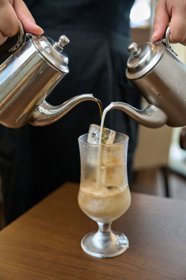 喫茶トリコロール 阪急三番街店