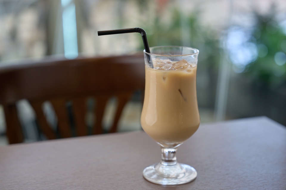 喫茶トリコロール 阪急三番街店