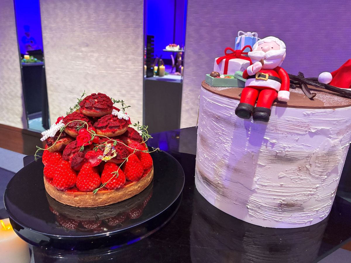 「ペール ノエル オゥ ルポ」ケーキ：直径約15×高さ約13cm/外側約直径23×高さ23㎝ 3万5000円 ※限定20個