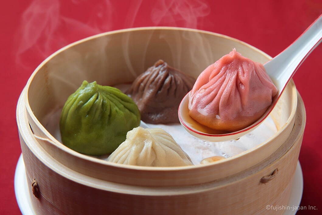 「花つぼみ小籠包（4個）」980円／©︎Q-ROOMS. HARAJUKU