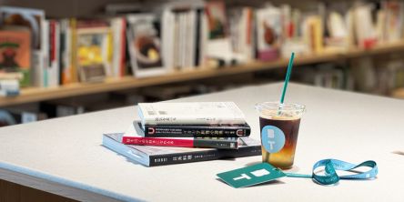 滞在型書店「BUNKITSU TOKYO」で、10万冊の本に囲まれて過ごす至福のひととき