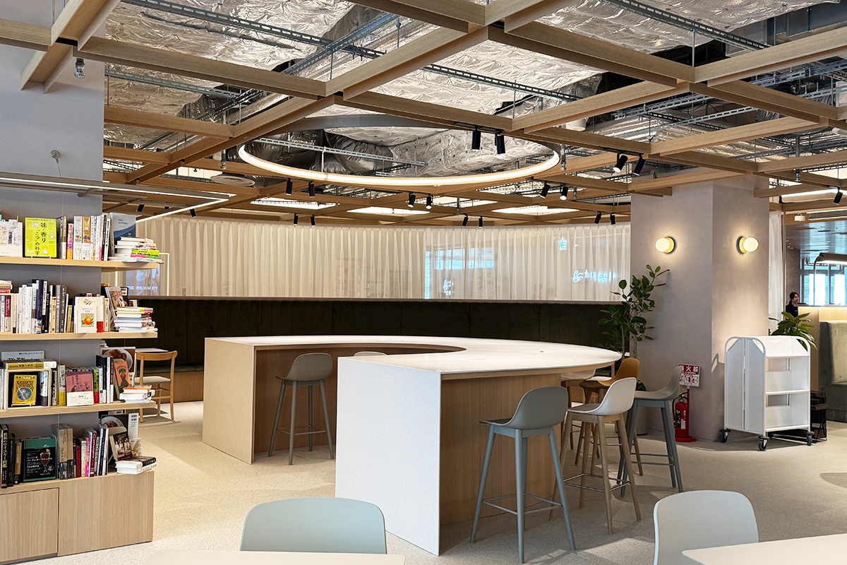 有料カフェラウンジ「Cafe ensemble」