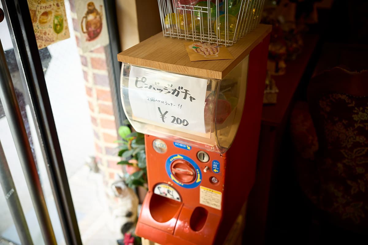 入り口にはレトロな雰囲気のガチャがあるからぜひやってみたい