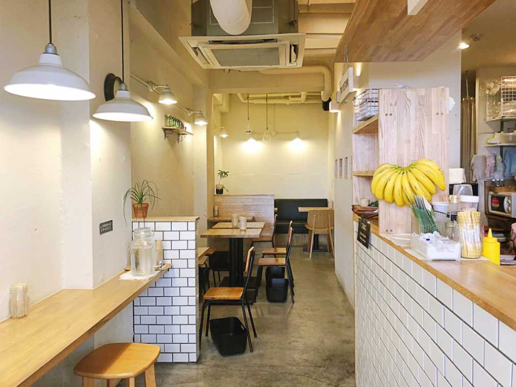 「ナチュラルクレープ 下北沢店」店内