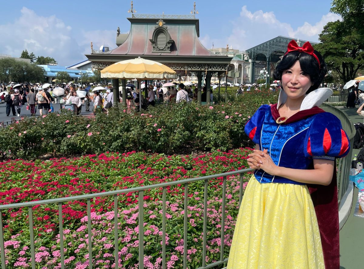 コスチュームに合わせた日傘も用意されていたかなさん