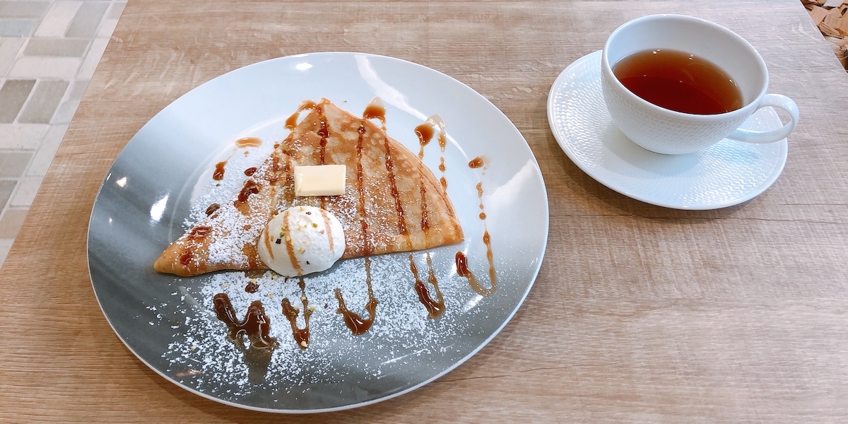 「バターとオリジナルティーソース」930円、「トップアップティー」1180円（セット価格580円）