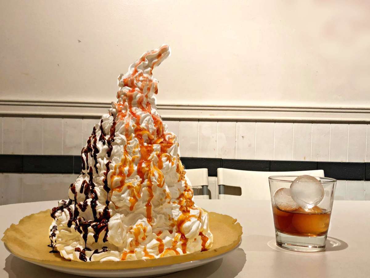 「生クリームチョモランマクレープ」3300円