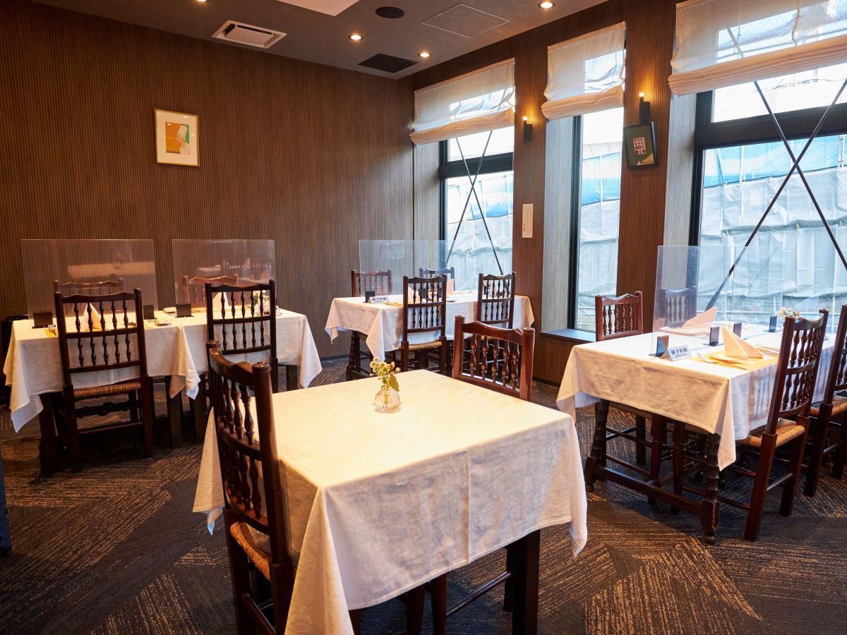 「三代目たいめいけん」店内