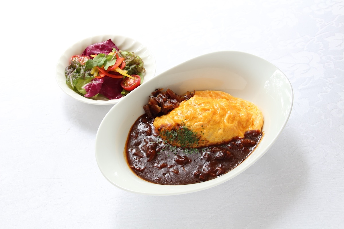 「オムレツライスハヤシソース」ミニサラダ付 1700円