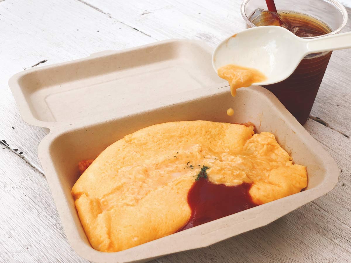 トロトロとたまごが流れ出す「とろとろ」オムライス　1200円