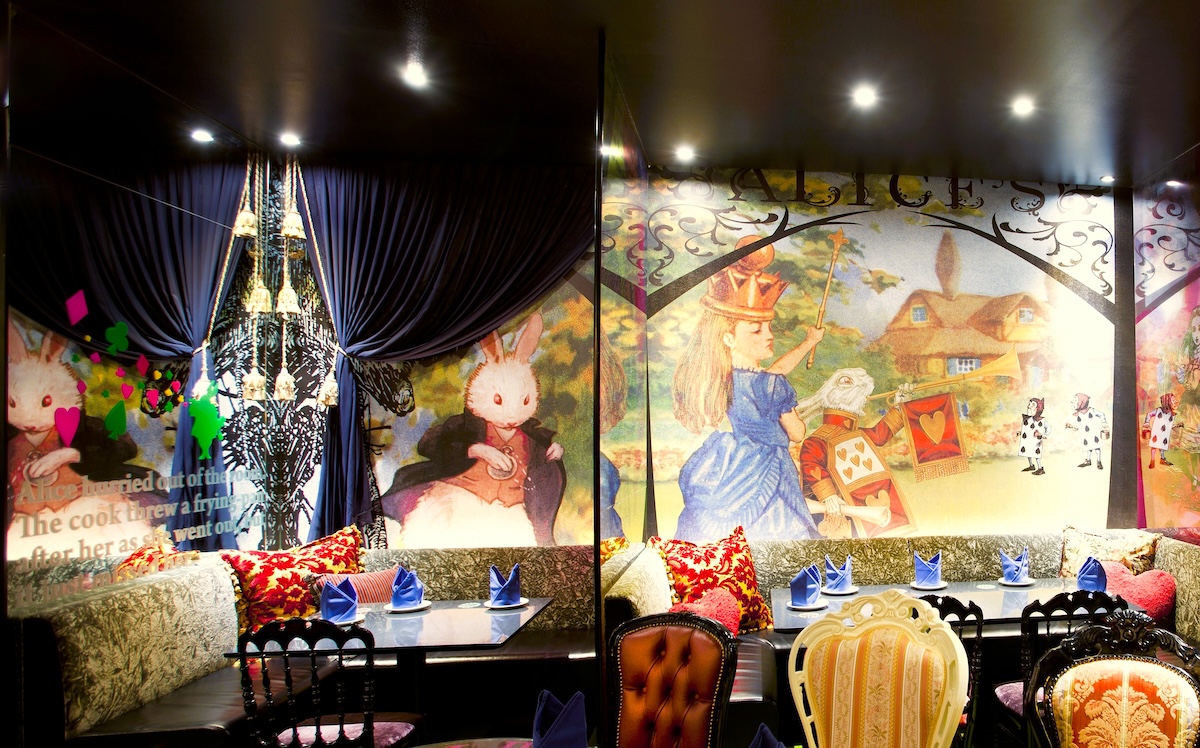 絵本の国のアリス内観