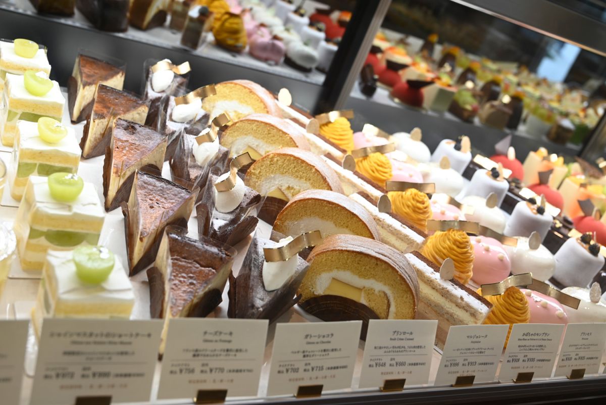 季節のスイーツも販売。見るだけで美味しさが伝わりますね！
