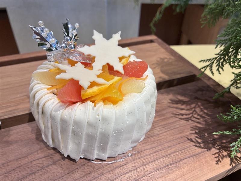 「ライトバニラ」7500円（直径12cm×高さ6cm）