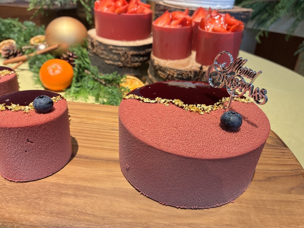 「パープルレイン」8000円（直径12cm×高さ5cm）