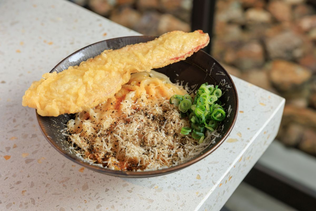 パルミジャーノチーズとベーコン天釜玉うどん1890円