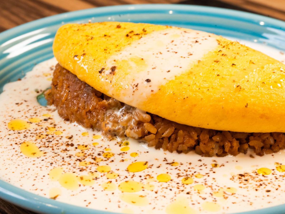 「トリュフチーズソースのオムライス」 1738円