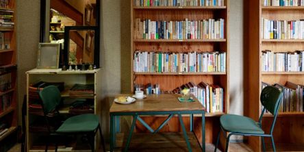 【駒場公園】文学カフェ「BUNDAN COFFEE & BEER」で小説にちなんだスイーツやコーヒーを味わう