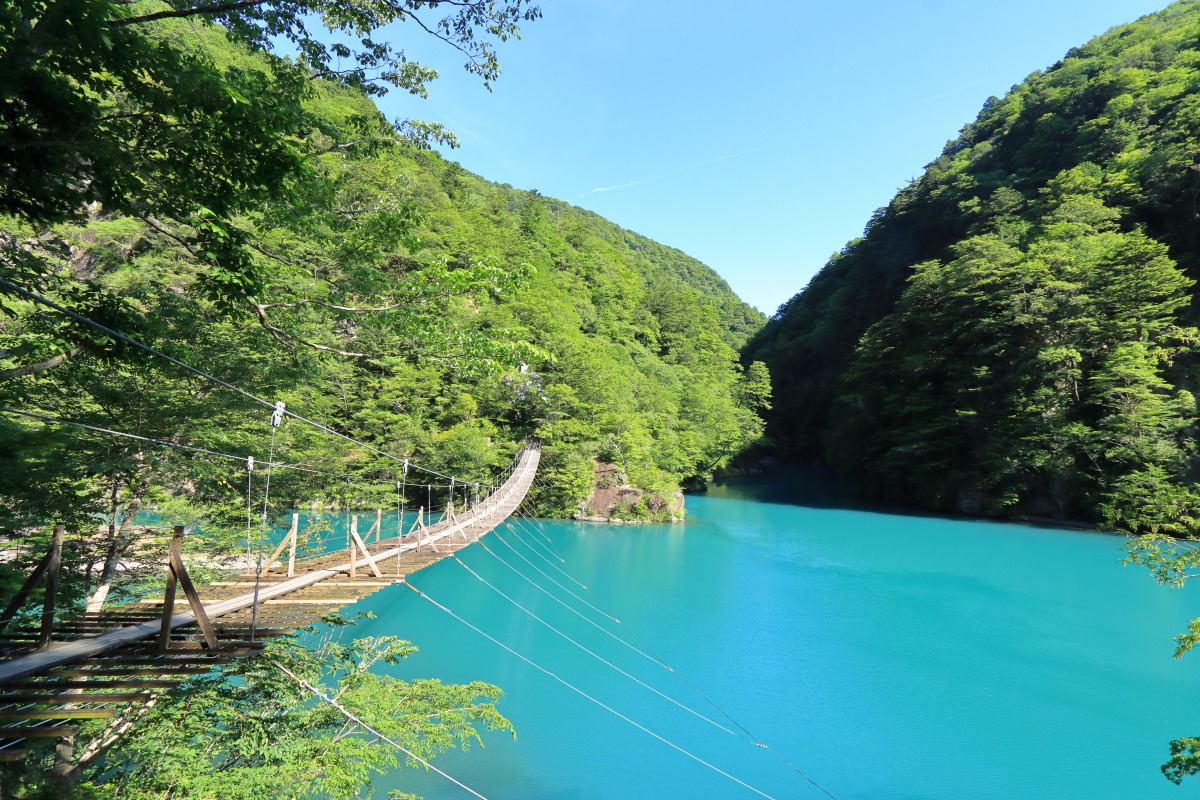 【静岡・夢のつり橋】寸又峡温泉から歩いて静岡屈指の絶景スポットへ