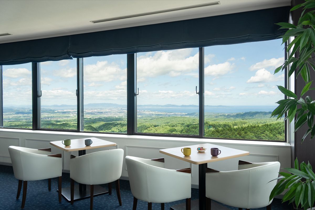 雄大に広がる景色を眺めながらほっと一息