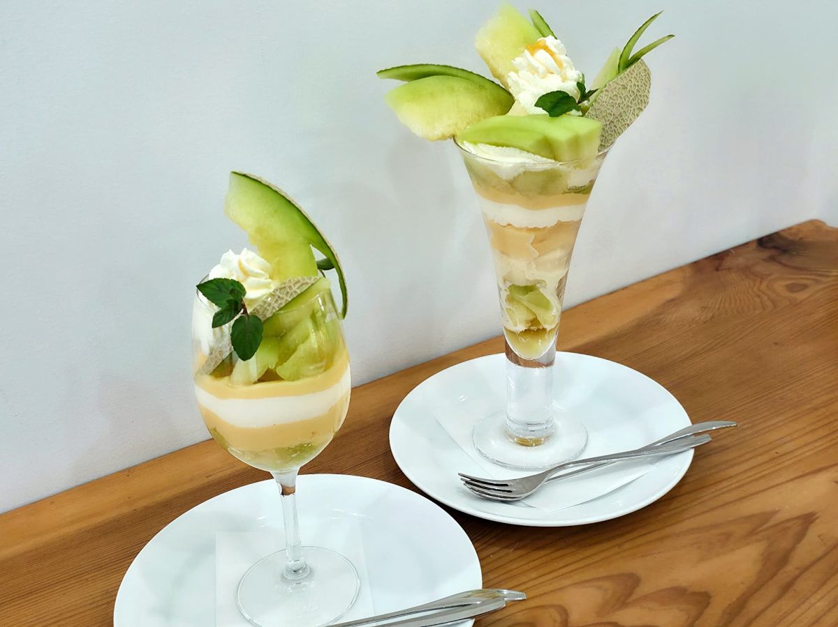 「マスクメロンパフェ」4000円、「グラスメロンパフェ」3000円