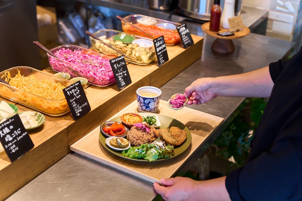 「Coret」カウンターに並ぶ副菜 2