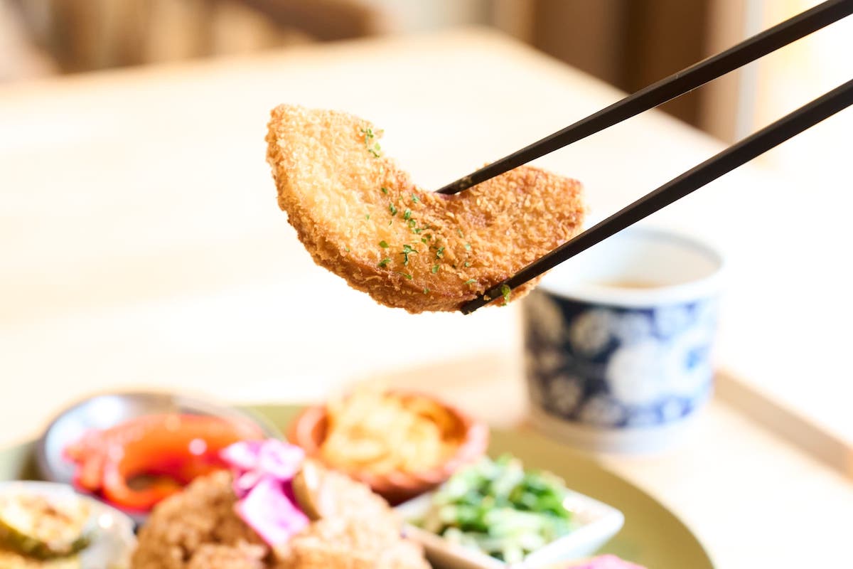 「車ふカツプレート」車ふ