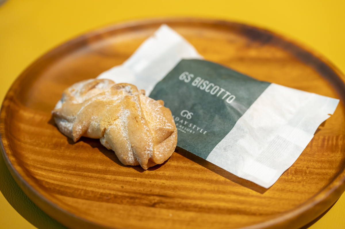 お茶菓子はこだわりの地元銘菓