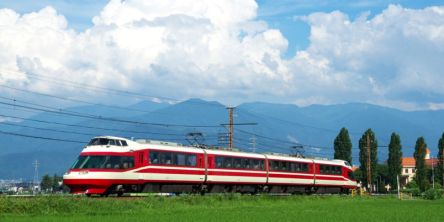 【長野】稀少ワインも飲める「北信濃ワインバレー列車」（長野→湯田中温泉）で美酒を楽しもう！