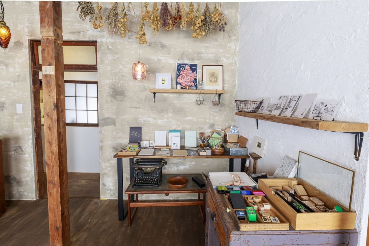 TOE LIBRARY PARC図書喫茶室