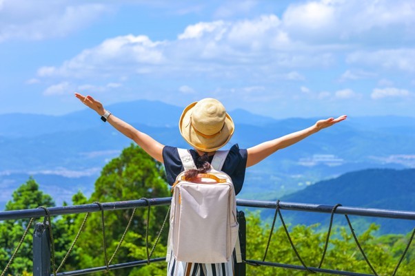 自然の景色と女性