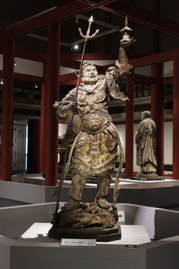 国宝《四天王立像（多聞天）》鎌倉時代 13世紀　奈良・興福寺蔵　中金堂安置