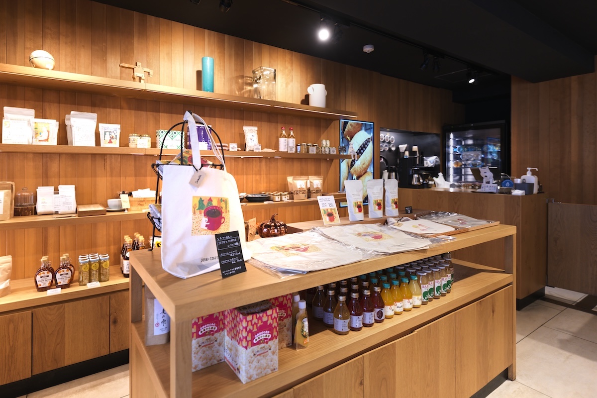 調味料や雑貨販売コーナー