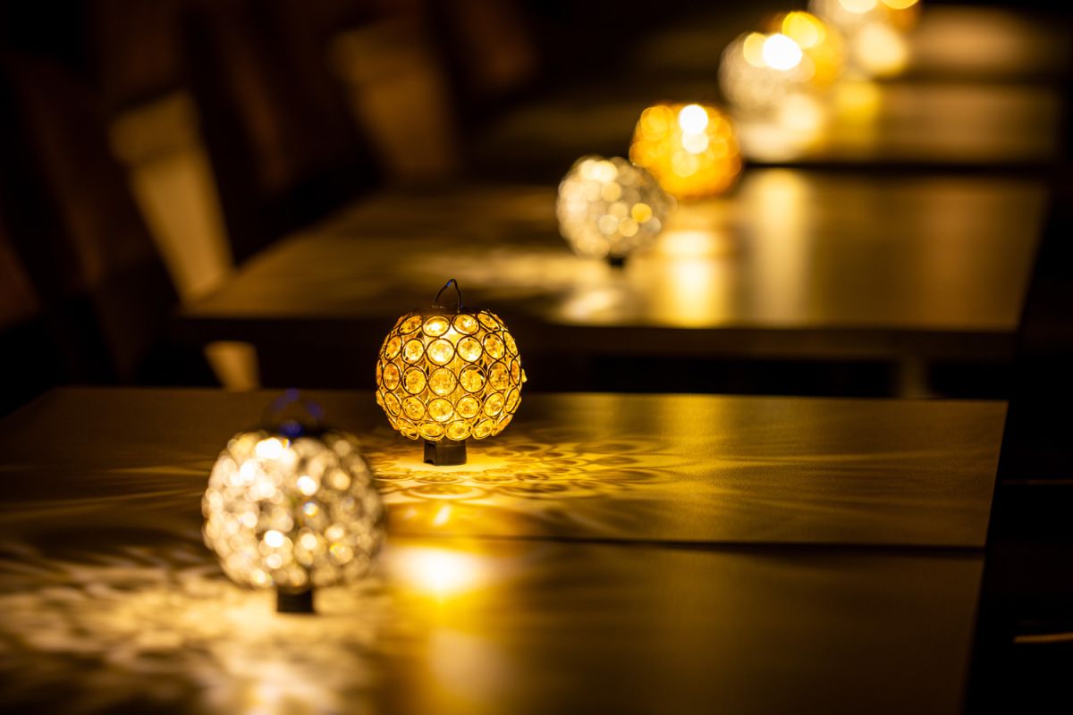 落ち着いた雰囲気のラウンジ